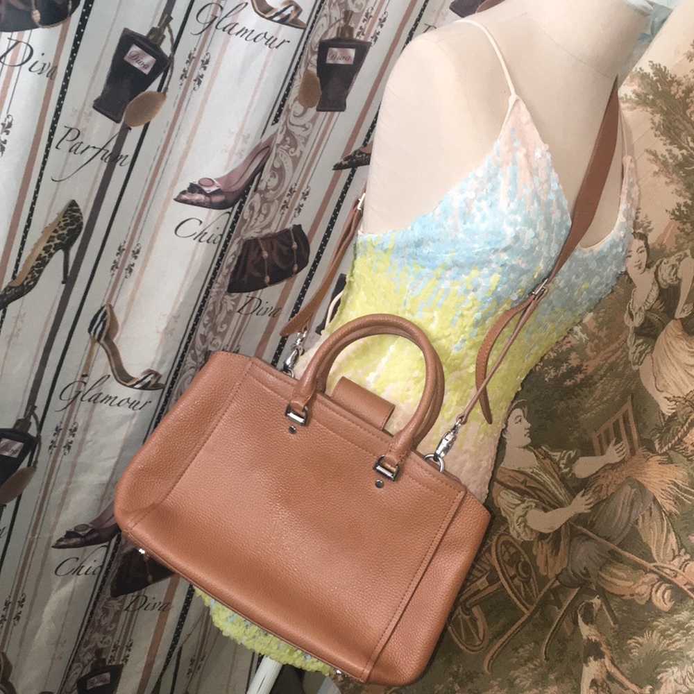 Valentina leather cross bag